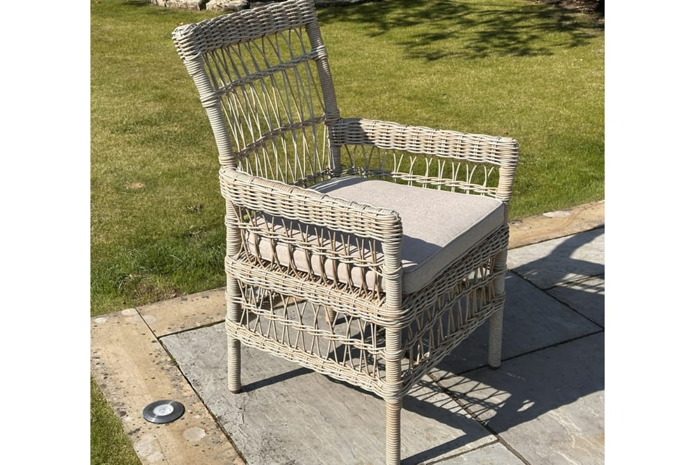 Provence Collection Outdoor 4 Seater Round Dining Set